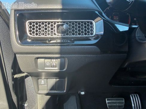 Used 2025 Honda Civic Sport image 14