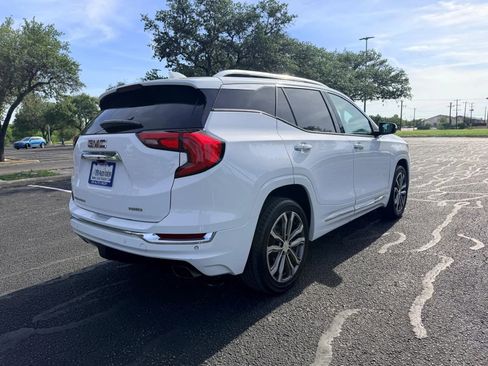 Used 2019 GMC Terrain Denali w/ Advanced Safety Package AWD/4WD image 8
