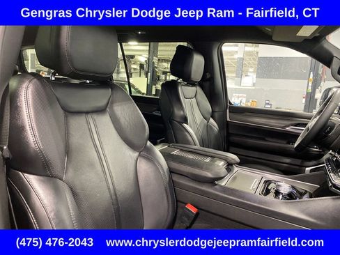 Certified 2024 Jeep Wagoneer Series III AWD/4WD image 44