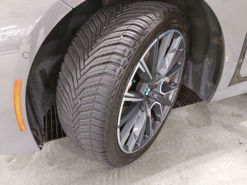 Used 2020 BMW 750i xDrive w/ Executive Package image 34