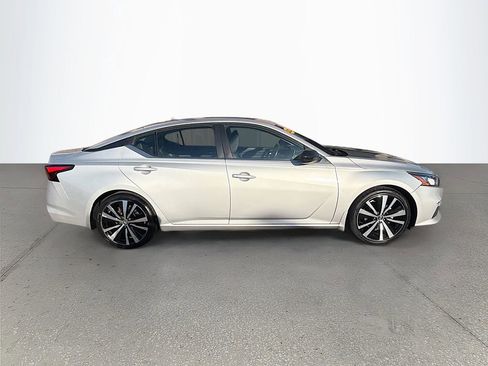 Used 2022 Nissan Altima 2.5 SR FWD image 3