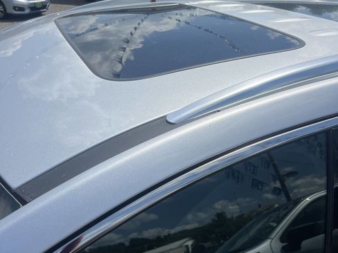 Used 2022 Buick Enclave Essence w/ Experience Buick Package image 5