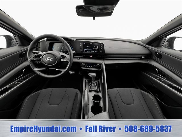 Certified 2025 Hyundai Elantra Sport FWD image 13