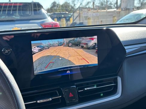 Used 2025 Chevrolet TrailBlazer LT image 17