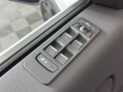 Certified 2025 Land Rover Discovery Sport S image 20