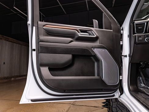 Used 2025 GMC Sierra 3500 Denali w/ Denali Reserve Package image 32