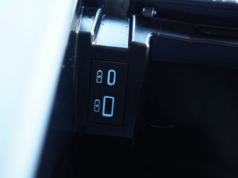 Used 2023 Toyota Sienna XSE image 36