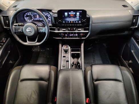 Used 2024 Nissan Pathfinder SL w/ SL Premium Package image 17