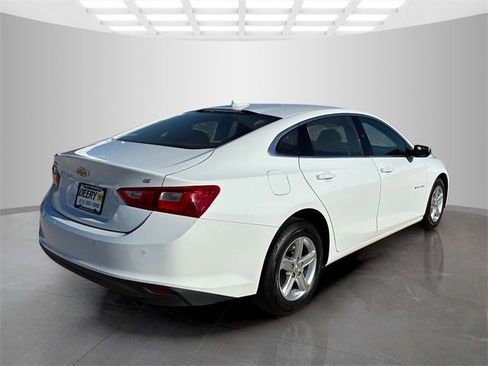 Used 2024 Chevrolet Malibu LT image 4