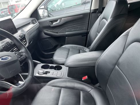 Used 2022 Ford Escape Titanium w/ Class II Trailer Tow Package image 21