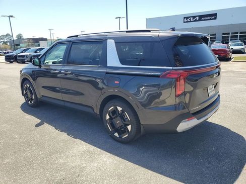 New 2026 Kia Carnival EX image 3