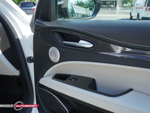 Used 2019 Alfa Romeo Stelvio Quadrifoglio w/ Driver Assist Dynamic Package AWD/4WD image 30