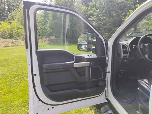 Used 2020 Ford F350 Lariat w/ Lariat Ultimate Package AWD/4WD image 9
