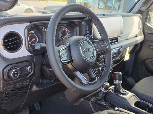 New 2026 Jeep Gladiator Sport image 7