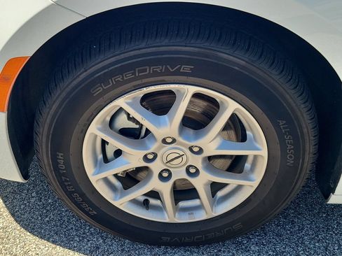 Used 2023 Chrysler Pacifica Touring-L FWD image 7