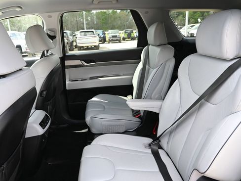 Used 2024 Hyundai Palisade SEL FWD image 24