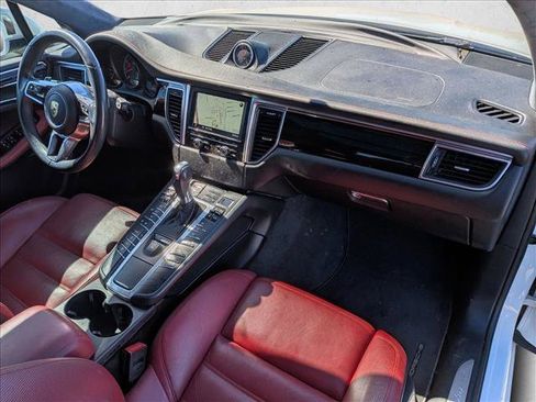 Used 2016 Porsche Macan Turbo AWD/4WD image 22