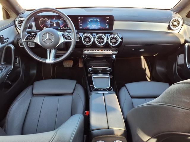 Used 2025 Mercedes-Benz CLA 250 image 8