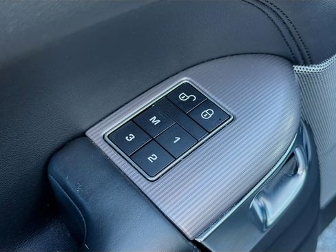 Used 2020 Land Rover Range Rover Sport HSE image 23