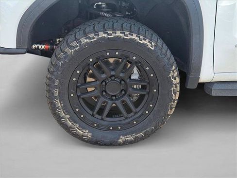 Used 2020 GMC Sierra 1500 AT4 w/ Driver Alert Package II AWD/4WD image 17