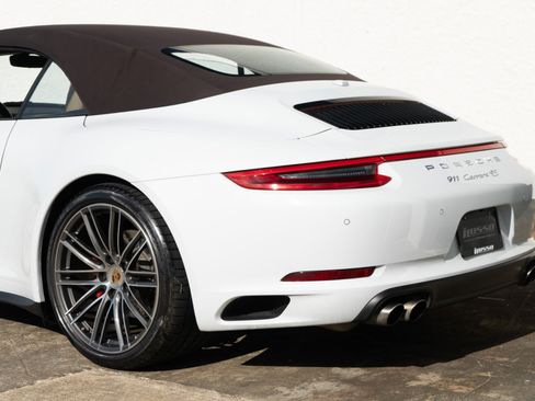 Used 2018 Porsche 911 Carrera 4S image 18