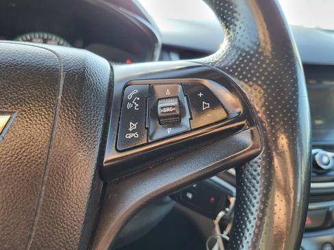 Used 2018 Chevrolet Trax LS image 22