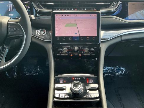 Used 2022 Jeep Grand Cherokee Trailhawk image 7