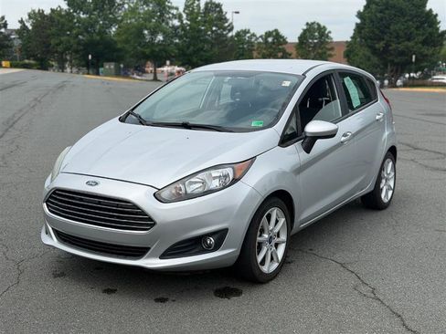 Used 2019 Ford Fiesta SE w/ Equipment Group 201A FWD image 2