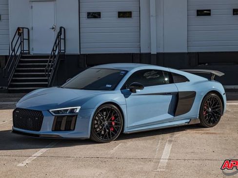 Used 2018 Audi R8 V10 w/ Premium Package image 42