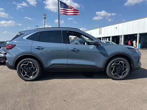 New 2026 Ford Escape Platinum w/ Premium Technology Package image 5