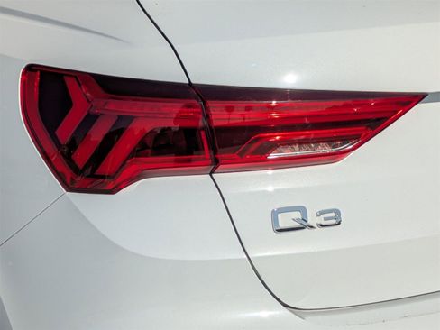 Used 2024 Audi Q3 2.0T Premium image 16