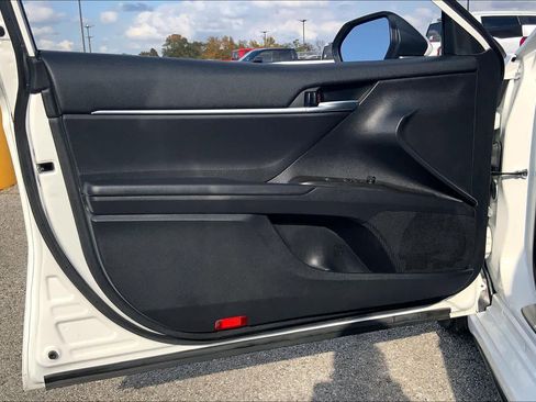 Used 2023 Toyota Camry SE image 20