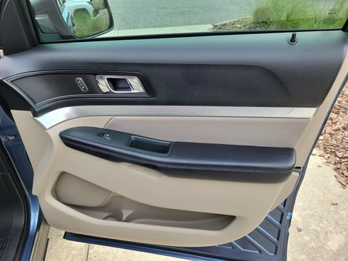 Used 2018 Ford Explorer FWD image 29
