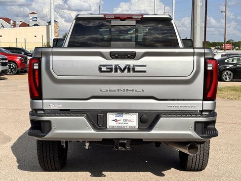 New 2026 GMC Sierra 2500 Denali Ultimate AWD/4WD image 7