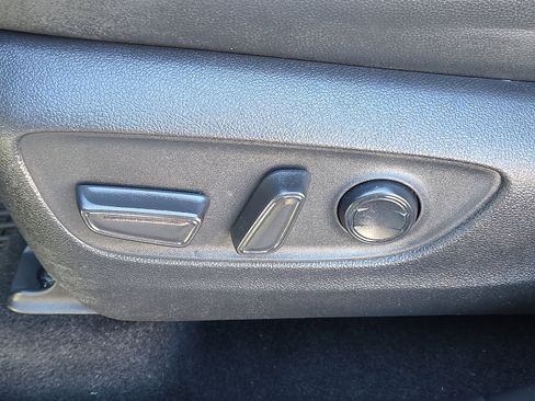 Used 2023 Toyota Highlander XSE image 16