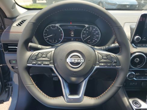 Used 2025 Nissan Sentra SR w/ Midnight Edition FWD image 12