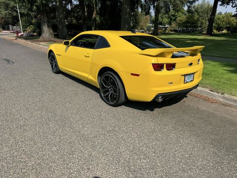 Used 2010 Chevrolet Camaro SS w/ RS Package RWD image 3
