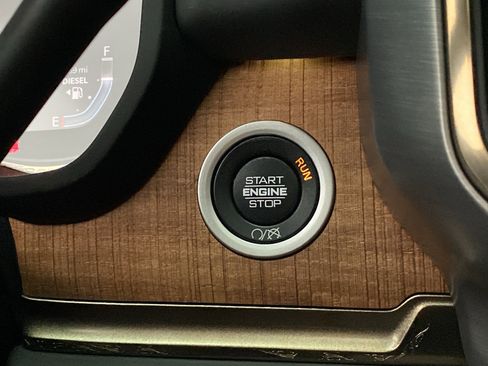 Used 2023 RAM 2500 Limited image 33