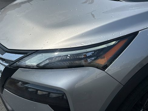 Used 2024 Nissan Rogue SV w/ SV Premium Package AWD/4WD image 11