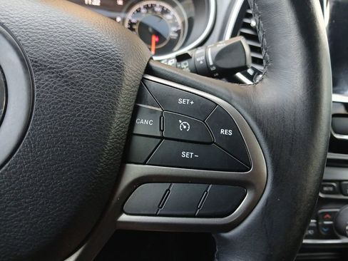 Used 2019 Jeep Cherokee Limited w/ Trailer Tow Group image 15