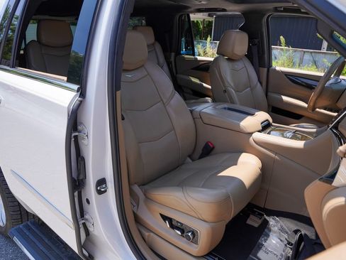 Used 2020 Cadillac Escalade Platinum AWD/4WD image 47