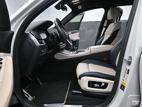 Used 2021 BMW X5 xDrive40i w/ M Sport Package AWD/4WD image 14