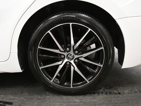 Used 2024 Toyota Camry SE image 30