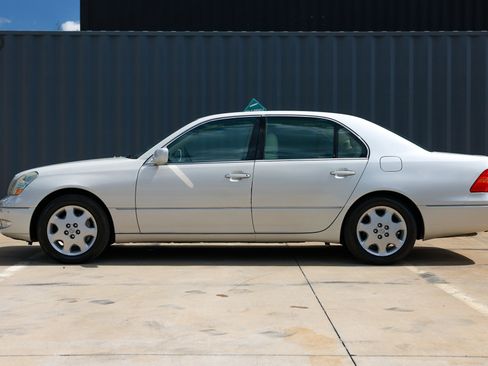 Used 2002 Lexus LS 430 image 8