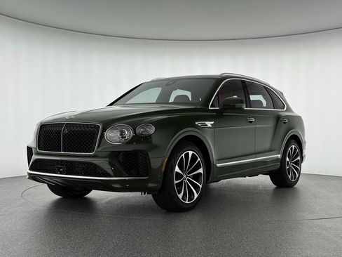 Used 2025 Bentley Bentayga image 9