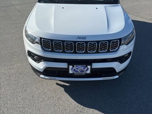 Used 2024 Jeep Compass Limited image 9