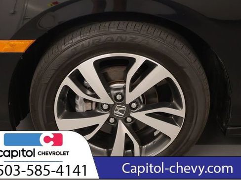 Used 2023 Honda Odyssey Touring image 8