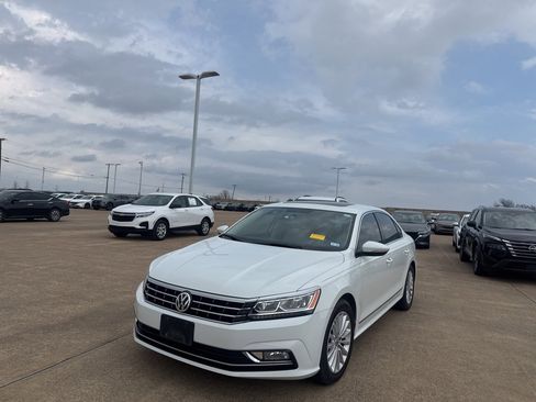 Used 2017 Volkswagen Passat 1.8T SE image 6