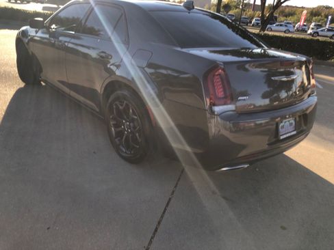 Used 2020 Chrysler 300 S image 8
