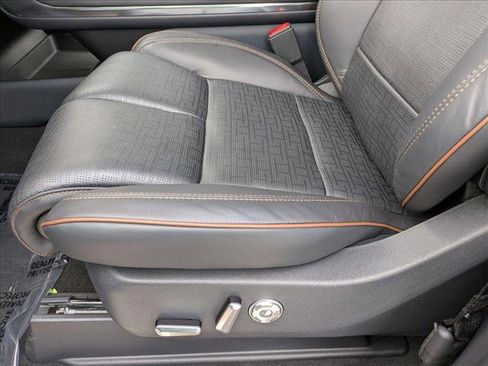 New 2025 Lincoln Navigator Black Label image 4